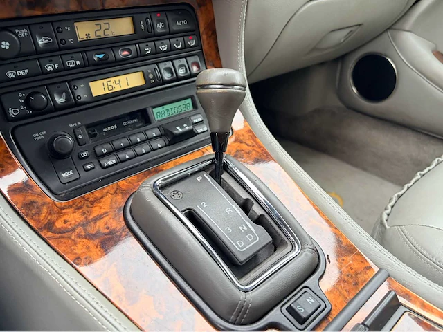 1995 daimler 4.0 automaat 4.0 six personenauto - afbeelding 2 van  13