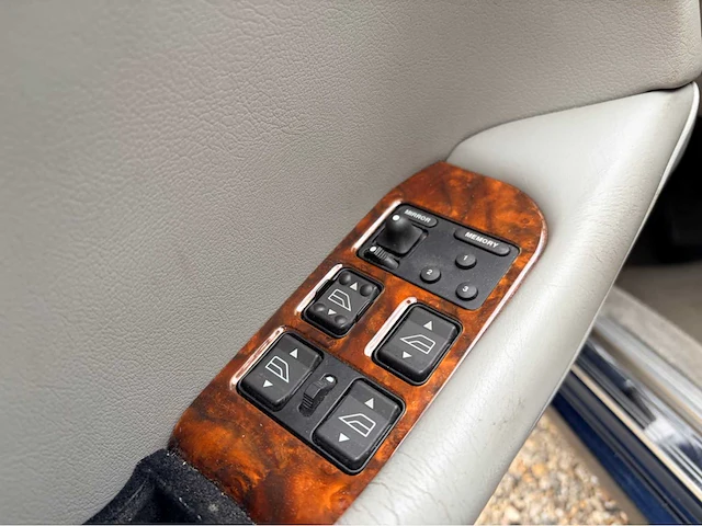 1995 daimler 4.0 automaat 4.0 six personenauto - afbeelding 3 van  13