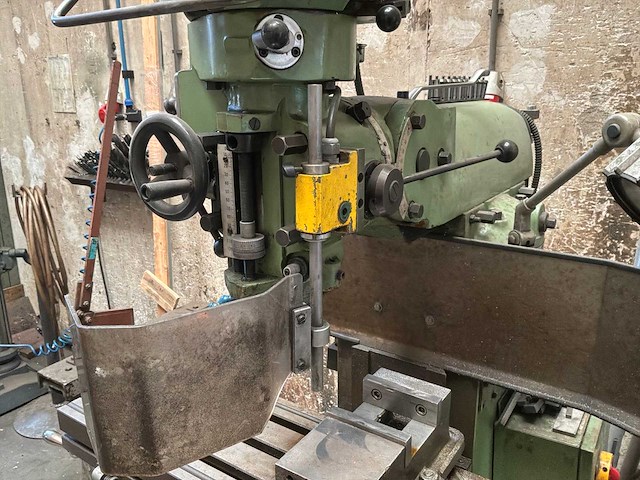 1995 eumega mdv-2 verticale freesmachines - afbeelding 14 van  18