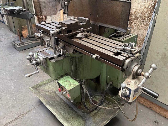1995 eumega mdv-2 verticale freesmachines - afbeelding 12 van  14