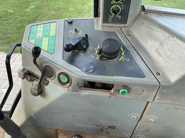 1995 fendt 512c vierwielaangedreven landbouwtractor - afbeelding 18 van  33