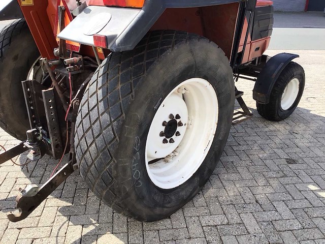 1995 fiat 65-94 tweewielaangedreven landbouwtractor - afbeelding 4 van  19