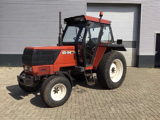 1995 fiat 65-94 tweewielaangedreven landbouwtractor - afbeelding 1 van  19