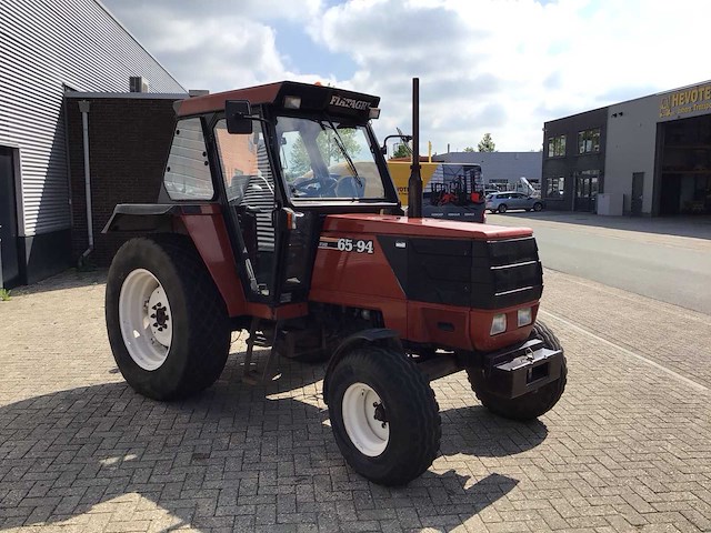 1995 fiat 65-94 tweewielaangedreven landbouwtractor - afbeelding 18 van  19