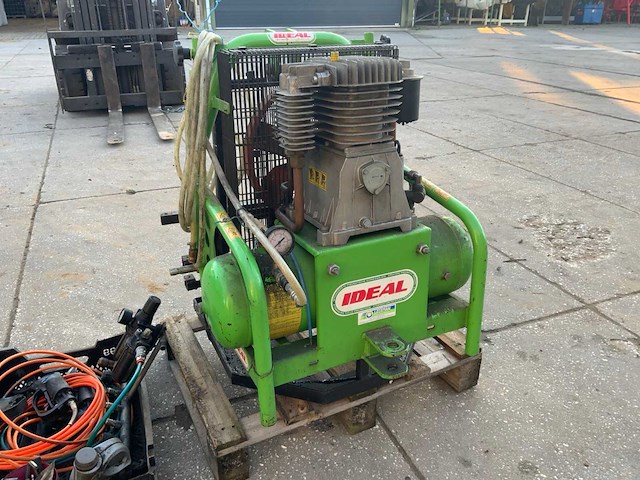 1995 ideal prest 31 500 zuigercompressor - afbeelding 1 van  8