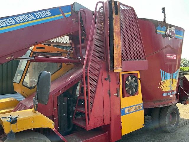 1995 jf-stoll leader unifeed ws12 hydrostatic zelfrijdende voermengwagen - afbeelding 4 van  31
