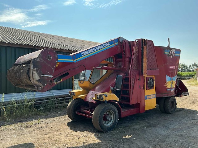 1995 jf-stoll leader unifeed ws12 hydrostatic zelfrijdende voermengwagen - afbeelding 1 van  31