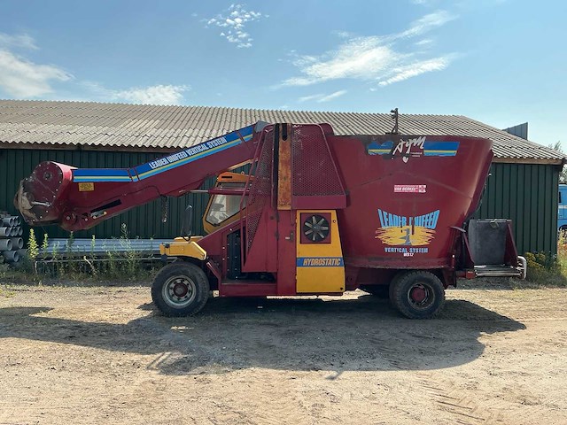1995 jf-stoll leader unifeed ws12 hydrostatic zelfrijdende voermengwagen - afbeelding 12 van  31