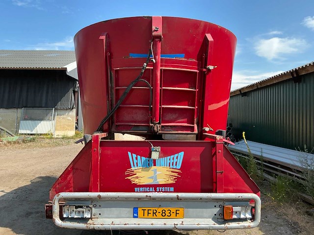 1995 jf-stoll leader unifeed ws12 hydrostatic zelfrijdende voermengwagen - afbeelding 26 van  31