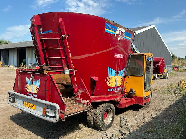 1995 jf-stoll leader unifeed ws12 hydrostatic zelfrijdende voermengwagen - afbeelding 27 van  31