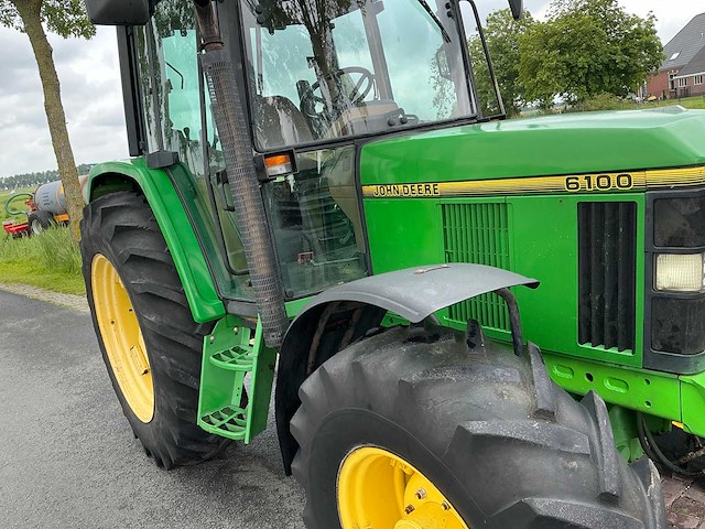 1995 john deere 6100 vierwielaangedreven landbouwtractor - afbeelding 4 van  17