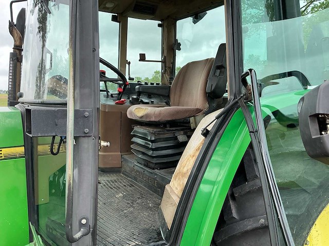 1995 john deere 6100 vierwielaangedreven landbouwtractor - afbeelding 5 van  17