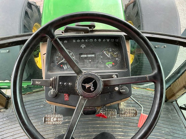 1995 john deere 6100 vierwielaangedreven landbouwtractor - afbeelding 6 van  17