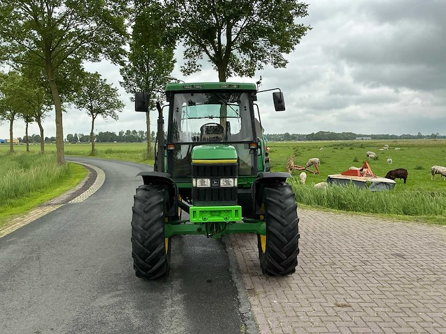 1995 john deere 6100 vierwielaangedreven landbouwtractor - afbeelding 10 van  17