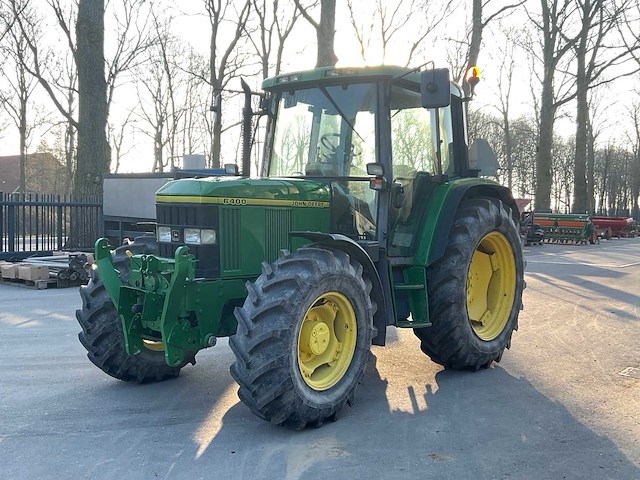 1995 john deere 6400 vierwielaangedreven landbouwtractor - afbeelding 11 van  18