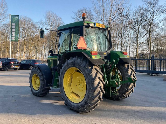1995 john deere 6400 vierwielaangedreven landbouwtractor - afbeelding 14 van  18
