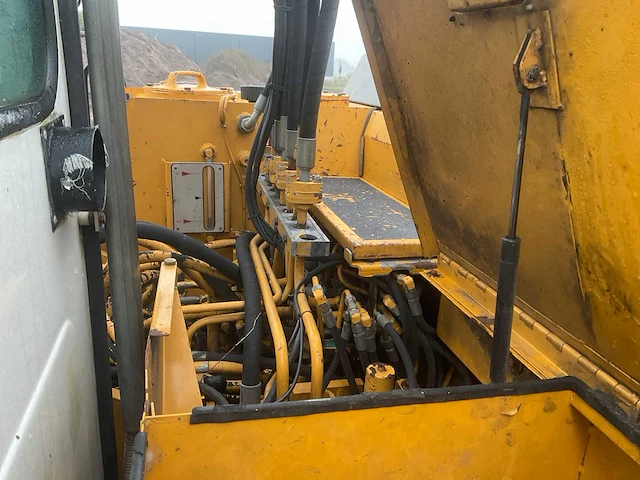 1995 liebherr a900 litronic banden graafmachine - afbeelding 14 van  23