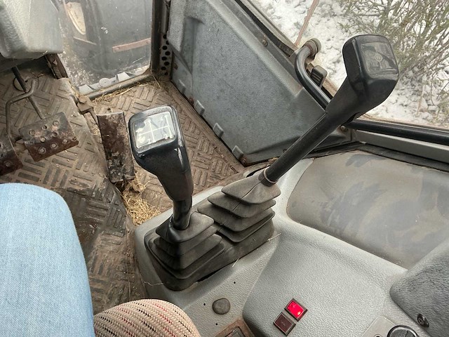 1995 massey ferguson 3065 tweewielaangedreven landbouwtractor - afbeelding 25 van  44