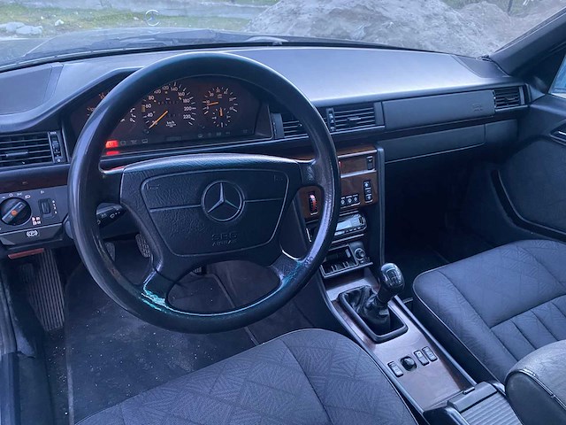 1995 mercedes-benz 250 d, 3673 - afbeelding 13 van  15
