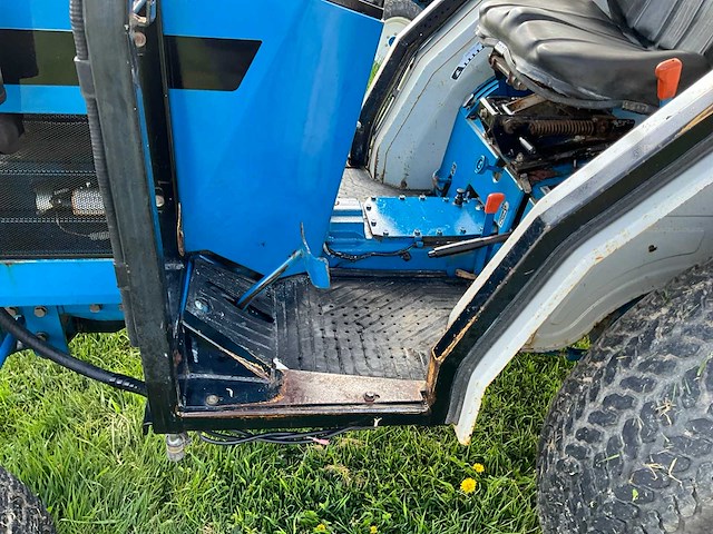 1995 new holland 1520 smalspoor- en compacttractor - afbeelding 4 van  11