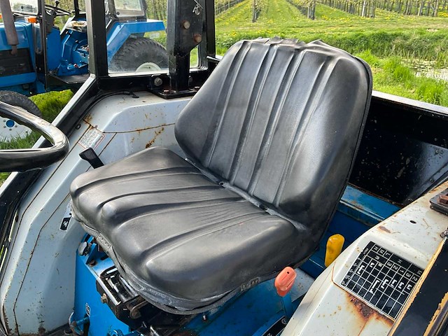 1995 new holland 1520 smalspoor- en compacttractor - afbeelding 5 van  11