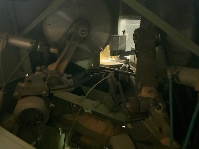 1995 omga dubbel verstekafkortcirkelzaagmachine - afbeelding 6 van  6