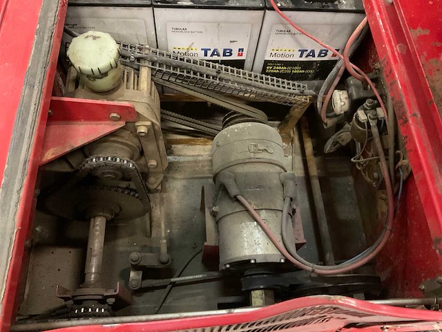 1995 rcm r 850 e/1 zelfrijdende veegmachine - afbeelding 2 van  12