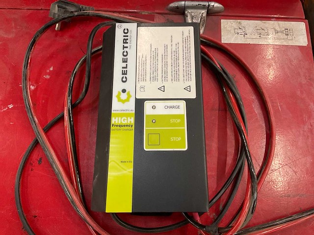 1995 rcm r 850 e/1 zelfrijdende veegmachine - afbeelding 4 van  12