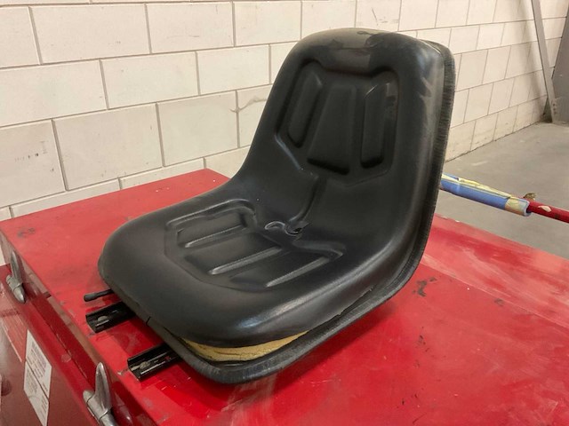 1995 rcm r 850 e/1 zelfrijdende veegmachine - afbeelding 8 van  12