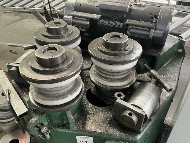 1995 roundo r3 hydraulische profielbuigmachine - afbeelding 2 van  9