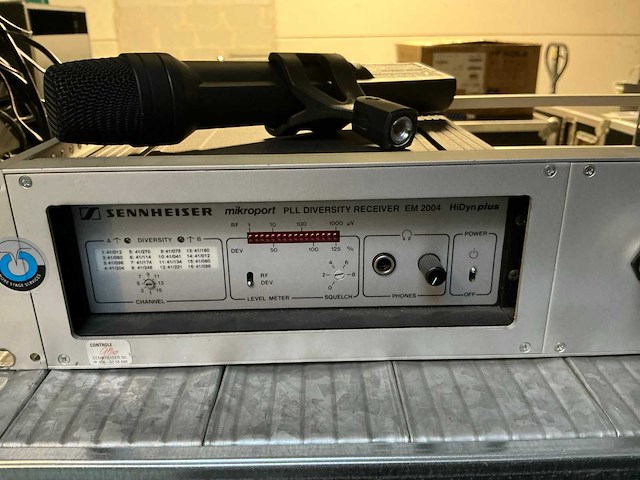 1995 sennheiser em2004uhf draadloos microfoon systeem - afbeelding 2 van  5