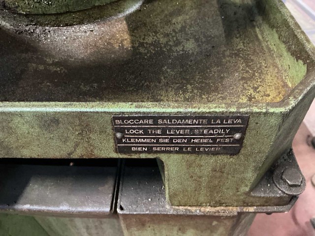 1995 thomas s.p.a. 5/95 model; 250 tdv afkortcirkelzaagmachine - afbeelding 7 van  16