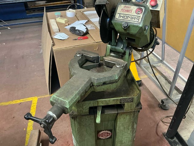 1995 thomas s.p.a. 5/95 model; 250 tdv afkortcirkelzaagmachine - afbeelding 15 van  16