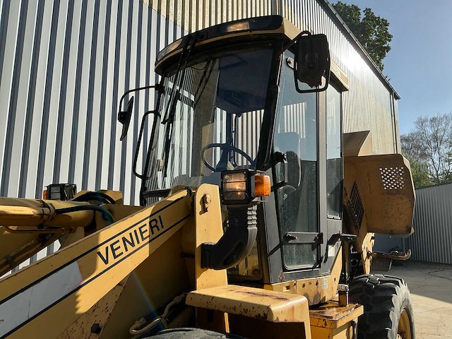 1995 venieri vf563 wiellader – inclusief grondbak en palletvorken - afbeelding 39 van  41