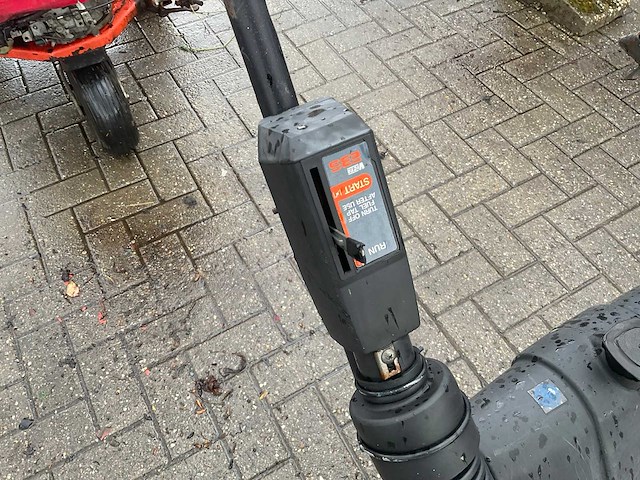 1995 victa super 600 grasmaaier - afbeelding 9 van  11