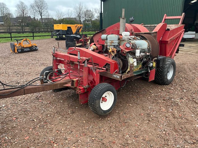 1995 zelfbouw oogstmachine / eikel opraapmachine - afbeelding 1 van  28