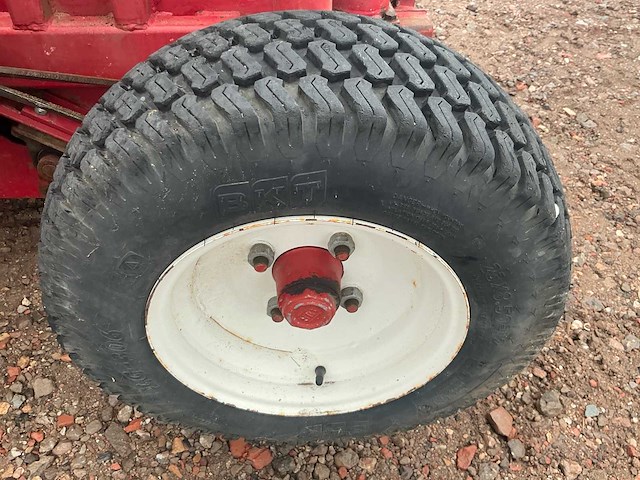 1995 zelfbouw oogstmachine / eikel opraapmachine - afbeelding 26 van  28