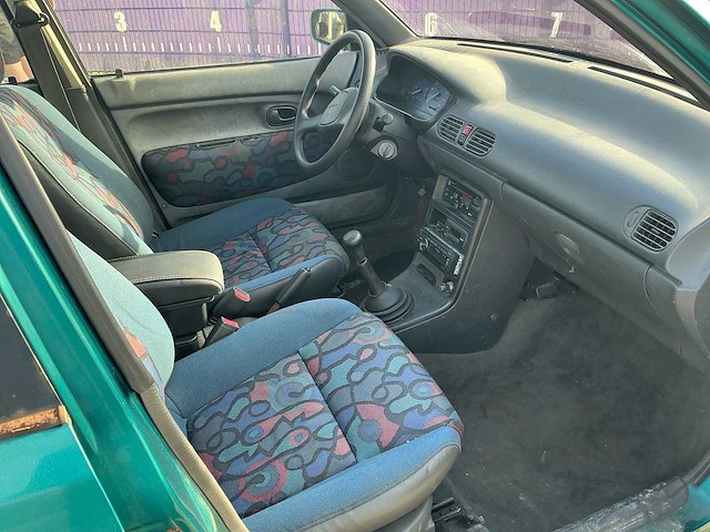 1996 - mazda - 121 - 1.3i yes! - personenauto - afbeelding 2 van  3