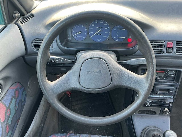 1996 - mazda - 121 - 1.3i yes! - personenauto - afbeelding 3 van  3