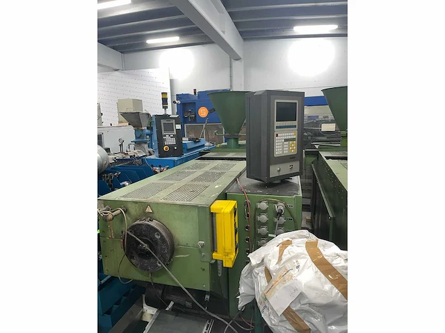 1996 - weber - ne 7 033 - extruders - afbeelding 2 van  3