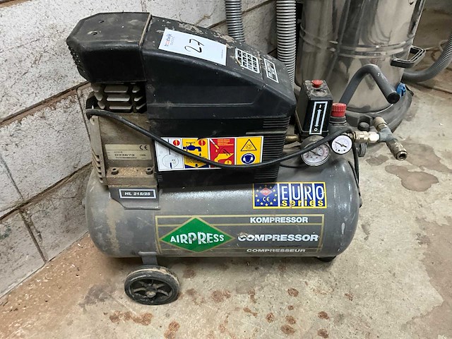 1996 airpress hl 215/25 luchtcompressor - afbeelding 2 van  2