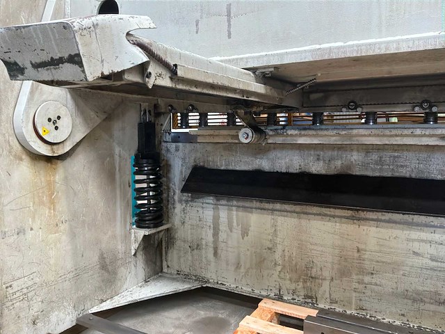 1996 baykal hgl 2600/8 hydraulische guillotineschaar - afbeelding 2 van  17