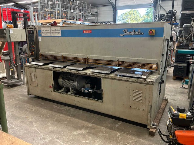 1996 baykal hgl 2600/8 hydraulische guillotineschaar - afbeelding 1 van  17
