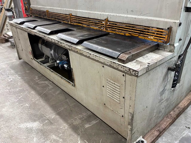 1996 baykal hgl 2600/8 hydraulische guillotineschaar - afbeelding 5 van  17