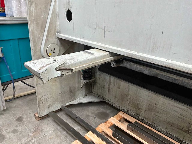 1996 baykal hgl 2600/8 hydraulische guillotineschaar - afbeelding 15 van  17