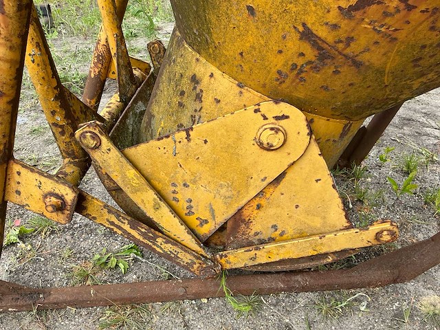 1996 beco 1000sr betonkubel - afbeelding 7 van  7
