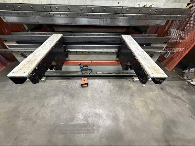 1996 beyeler pr 8 100x3100 kantbank - afbeelding 10 van  10