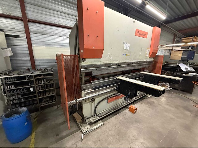 1996 beyeler pr 8 100x3100 kantbank - afbeelding 10 van  16