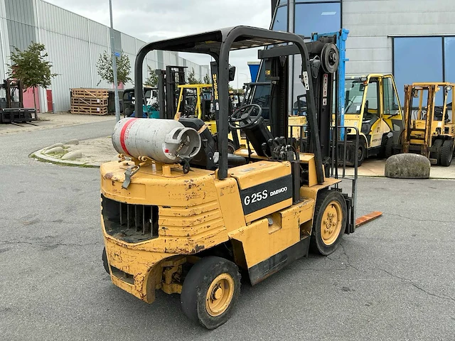 1996 daewoo g25s-2 vorkheftruck gas - afbeelding 7 van  13