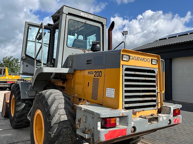 1996 daewoo mg200 shovel - afbeelding 2 van  31
